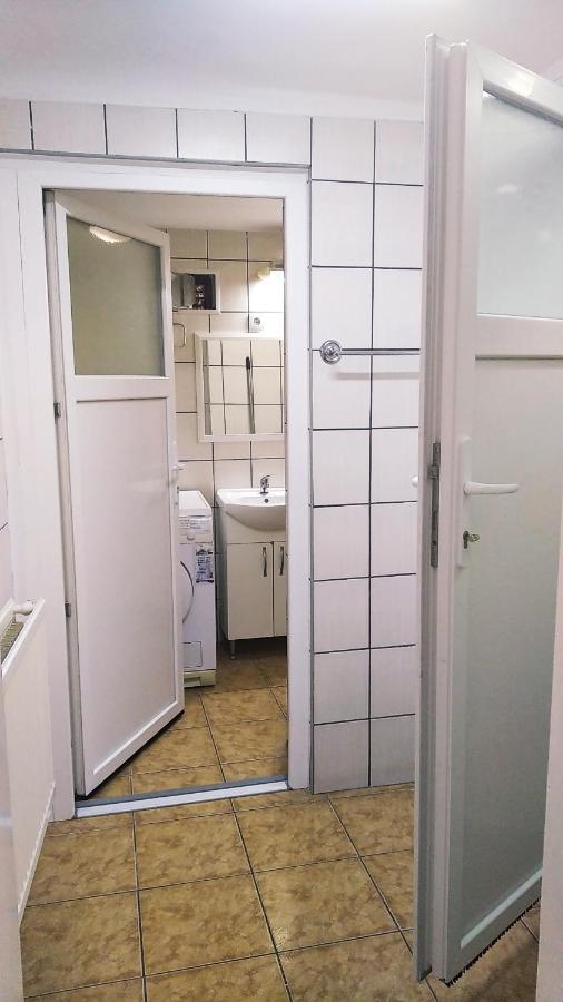 Hostel Maros Gyor Exterior photo